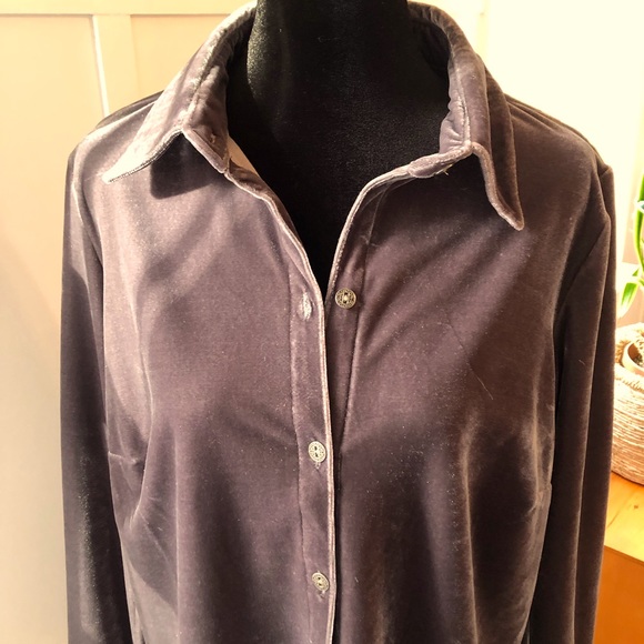 Gray Silver Stretch Velvet Boyfriend Tunic Shirt. Medium - Picture 1 of 6